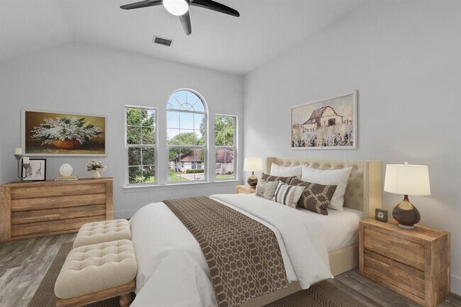 Building Photo - 10909 River Plantation Dr