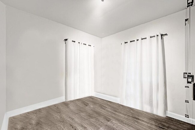 Building Photo - 2000 Jackson St