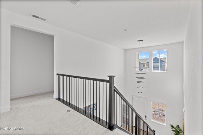 Building Photo - 325 S Pah Rah Rdg Dr