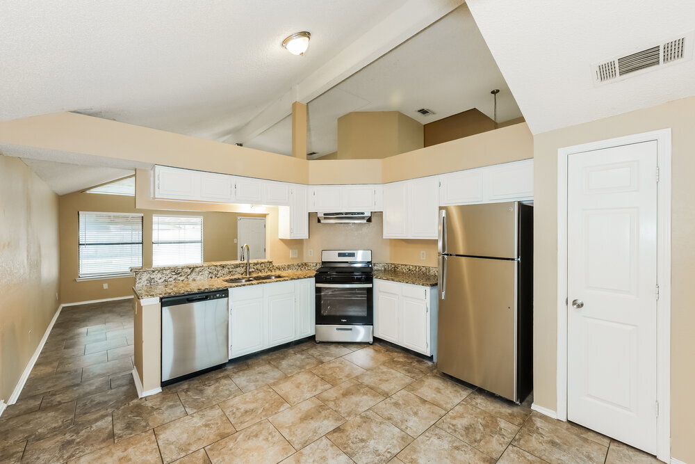Building Photo - 1705 Cool Springs Dr