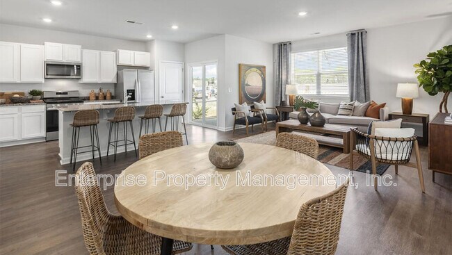 Building Photo - 250 Kipling Dr