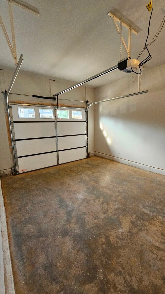 Building Photo - 3223 Horizon Rd