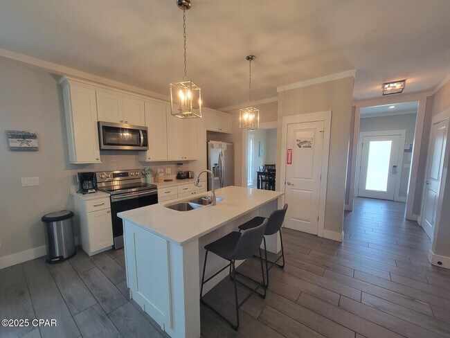 Building Photo - 100 Sea Breeze Cir