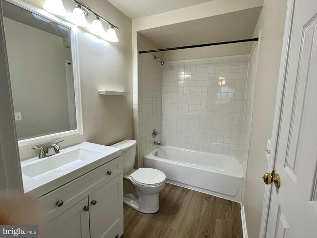 Building Photo - 1122 Huntmaster Terrace NE