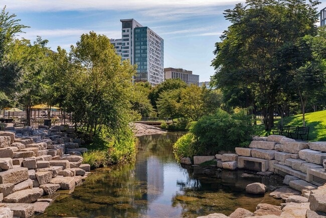 Building Photo - 2 Earhart St