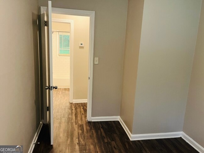 Building Photo - 6100 E Fayetteville Dr