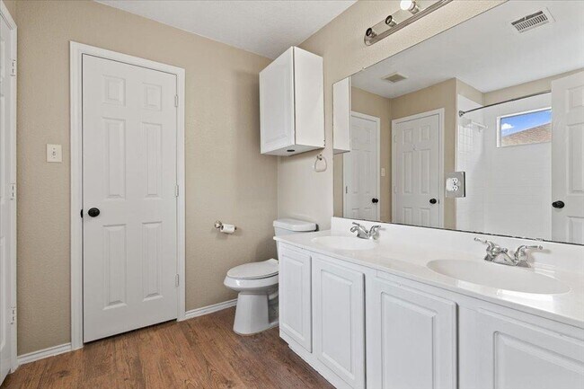 Building Photo - 1612 Rossport Bend