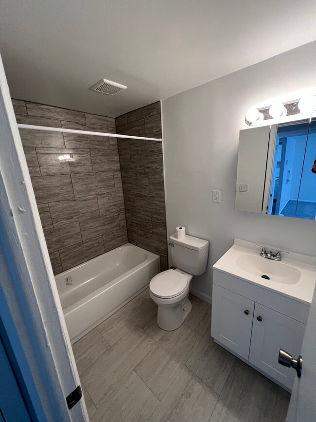 Building Photo - Sunset Apartments