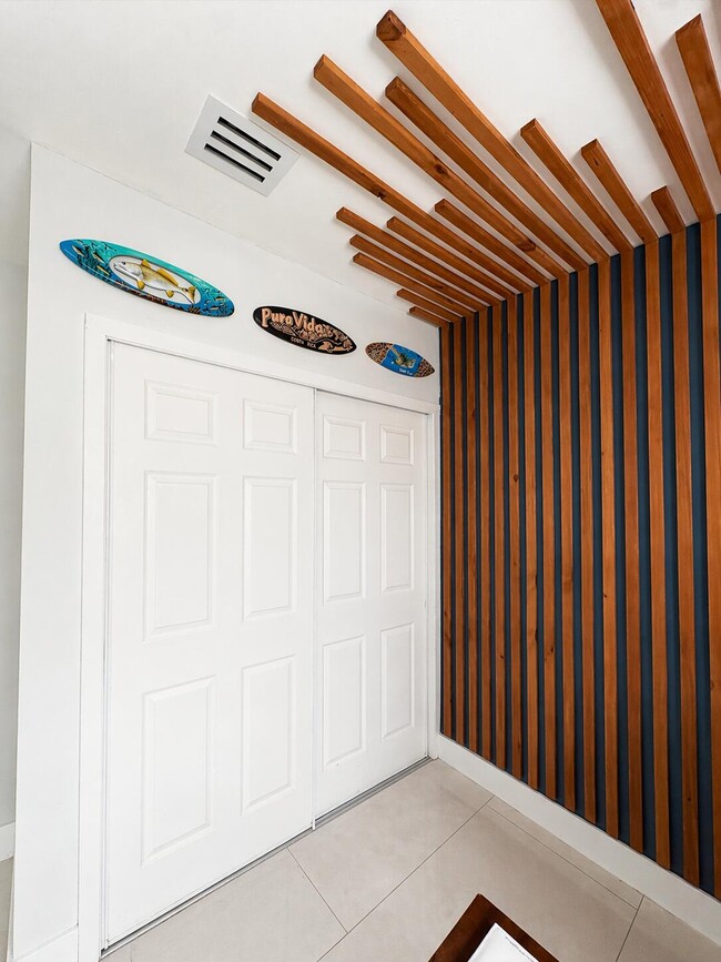 Building Photo - 1820 SW 36th Ave