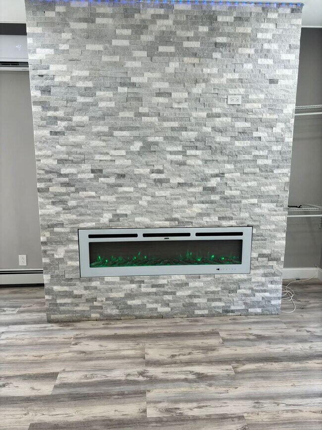 Primary Photo - 131 Alexander Ave