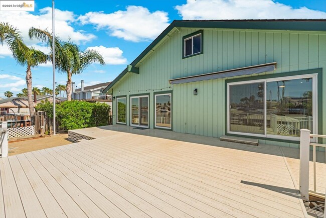 Building Photo - 5575 Marlin Dr