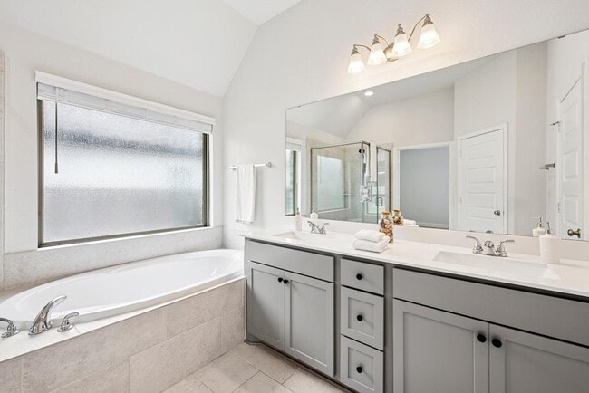 Building Photo - 16705 Christina Garza Dr