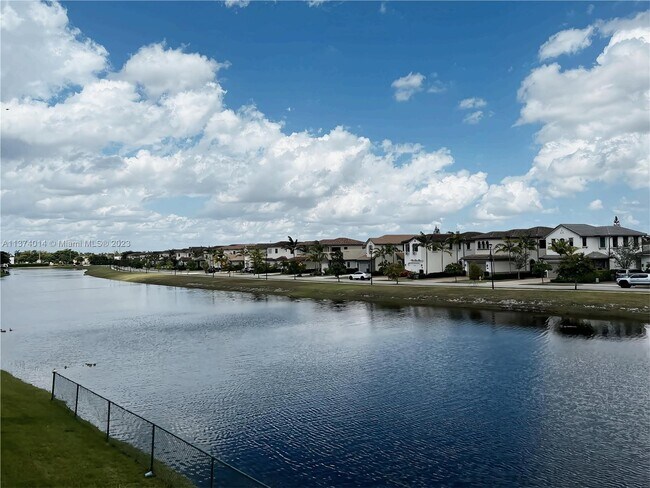 Building Photo - 775 SW 113th Way