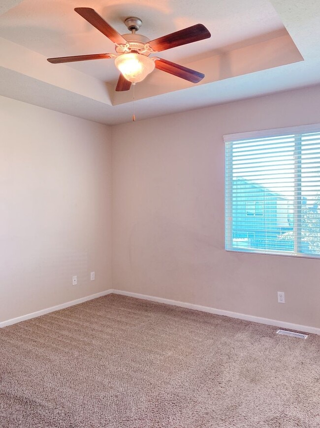 Building Photo - Beautiful 3 bed 2 bath house $1995, Glenmo...