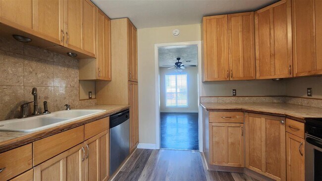 Building Photo - 2506 SW Cornell Ave