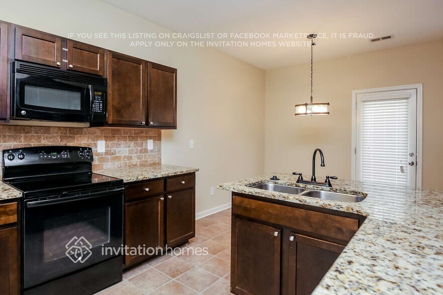 Building Photo - 415 Mulberry Park Cir