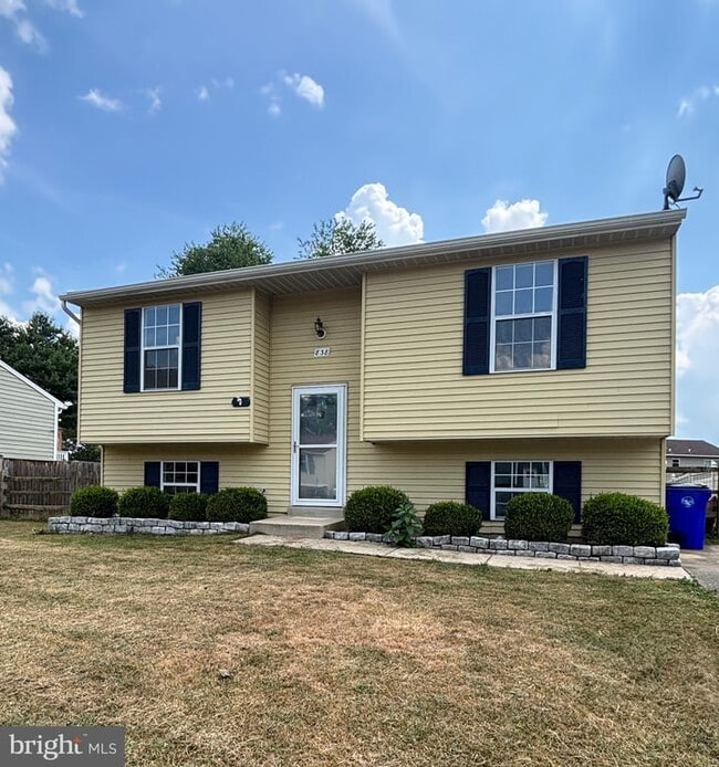 Primary Photo - 838 Insley Cir