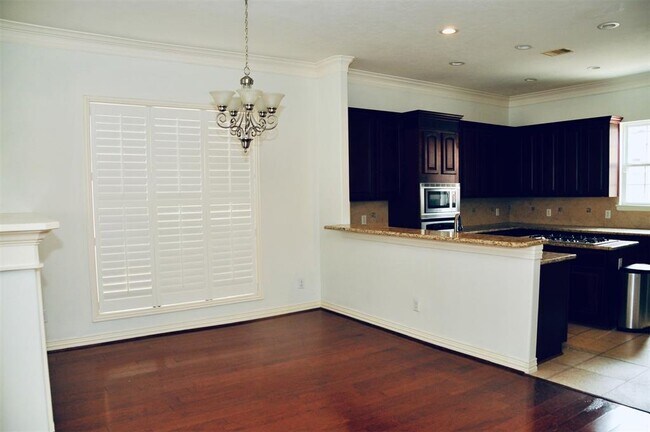 Building Photo - 7115 Laguna Villas