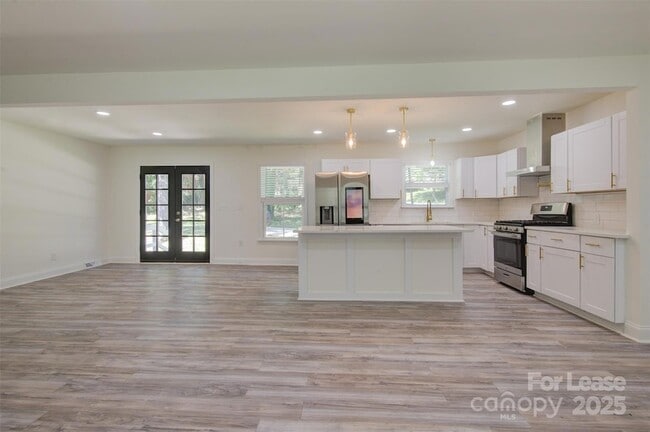 Building Photo - 3900 Rhodes Ave