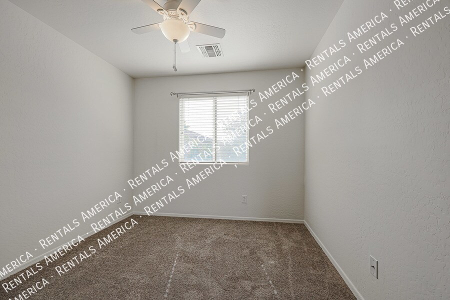 Building Photo - 10146 E Isleta Ave