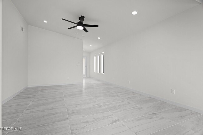 Building Photo - 3977 Surmise St