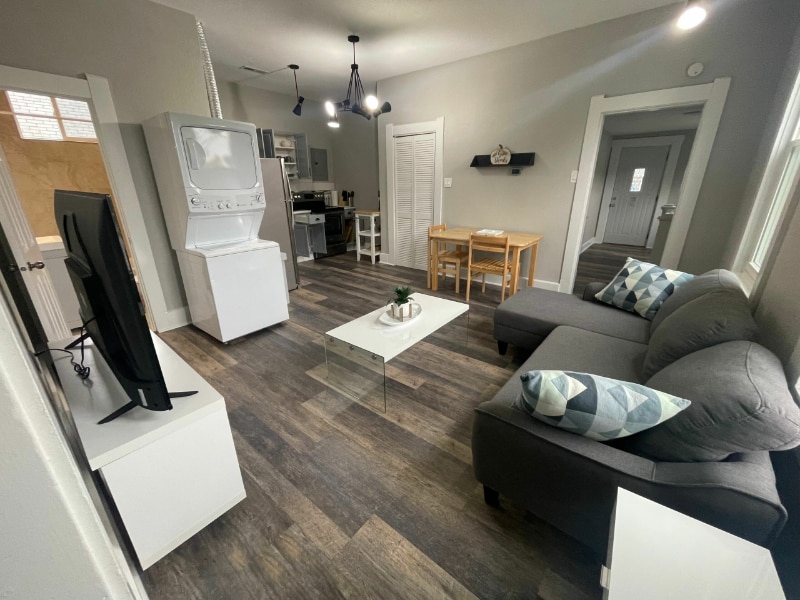 Building Photo - 230 N Randolph St