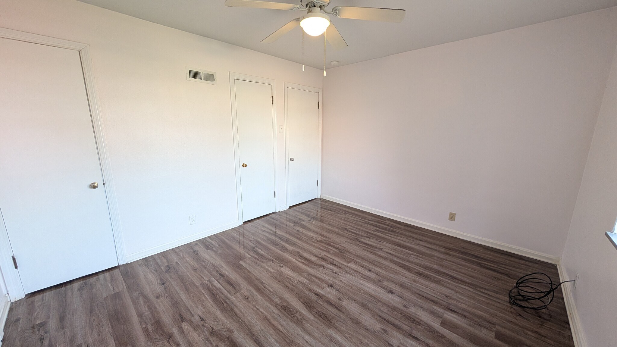 Building Photo - 5825 Sunshine Dr