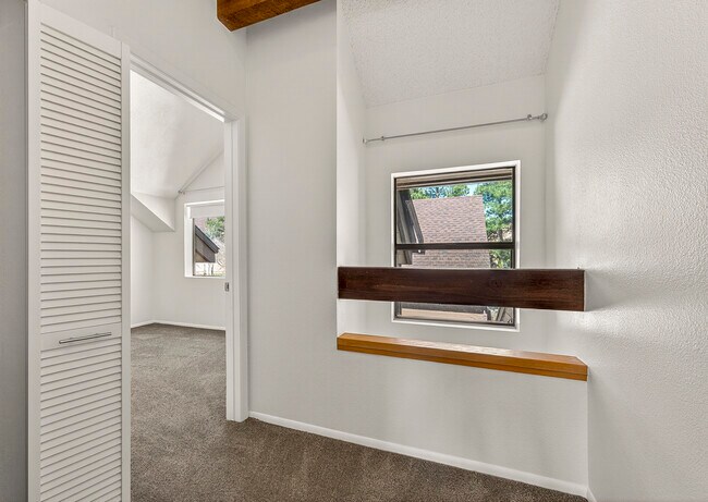 Building Photo - 2324 N Whispering Pines Way