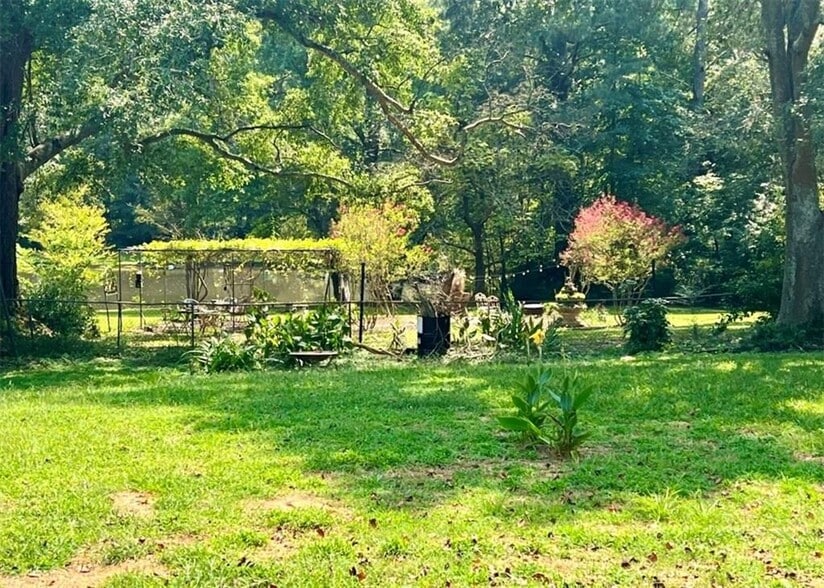 Building Photo - 3521 Clay Rd SW