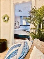 Building Photo - 46 Dillingham St