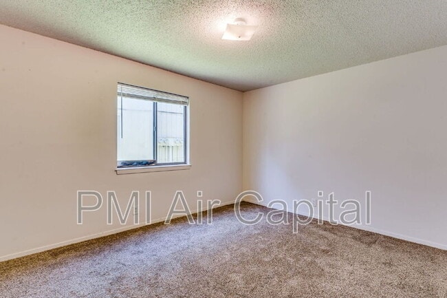 Building Photo - 535 S Lulu Ave