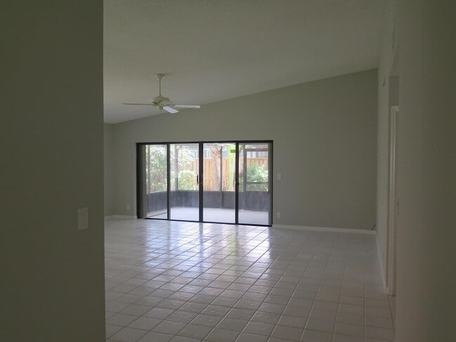 Building Photo - 2668 La Lique Cir