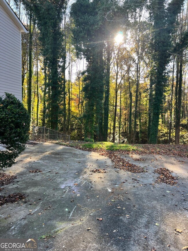 Building Photo - 3990 Rocmar Dr