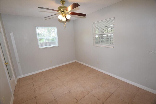 Building Photo - 202 James Ct