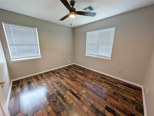 Building Photo - 2216 Hasley Dr