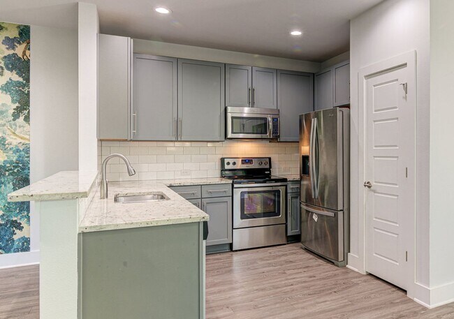 Building Photo - Super Cute South Austin 3/2.5 Condo, built...