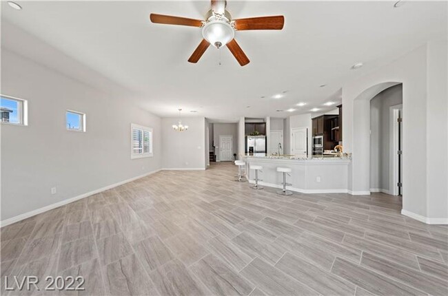 Building Photo - 4 bed+loft Green Valley Home w/City Views