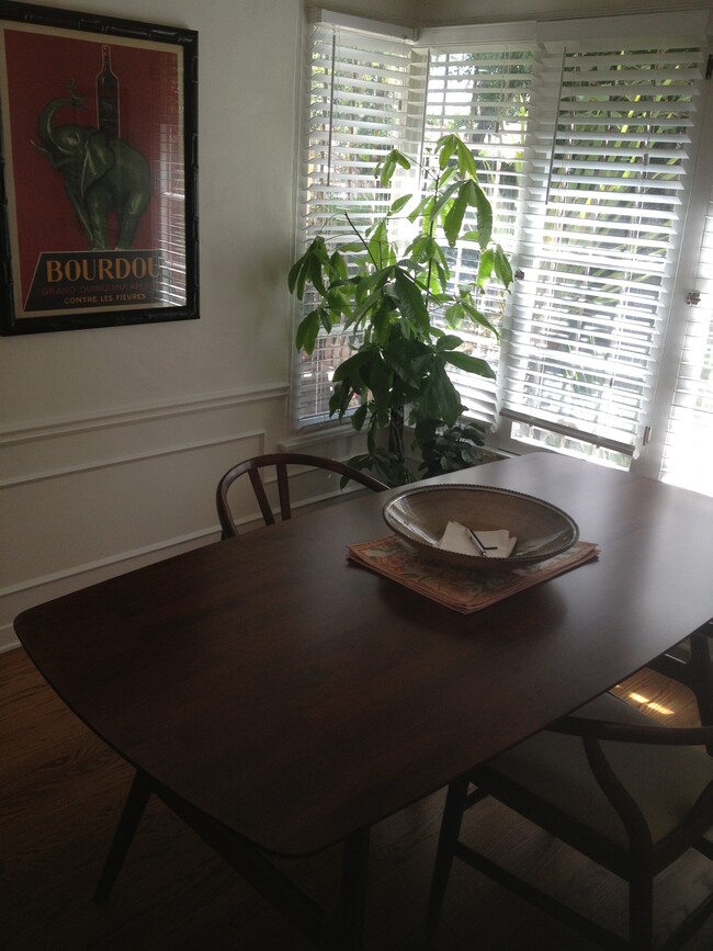 Dining Room - 6518 W Olympic Blvd