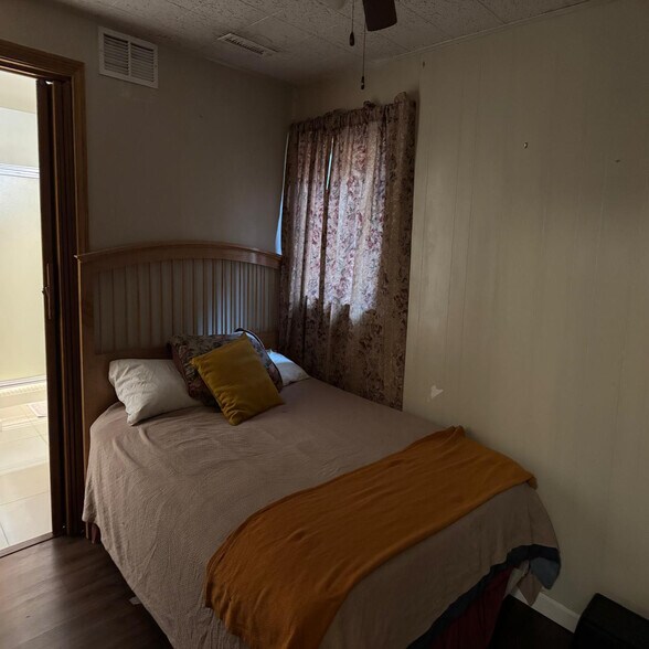 Building Photo - 42939 Fairy Ave