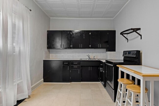 Building Photo - Charming 3-Bedroom Waldo Home with Porch Swing & Hardwood Floors