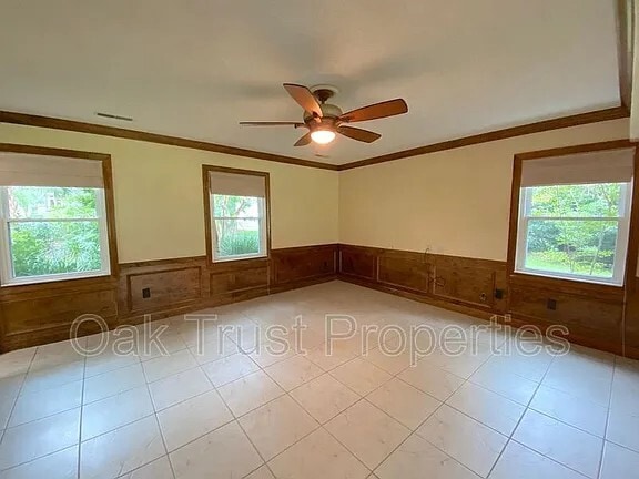 Building Photo - 1914 Capri Dr