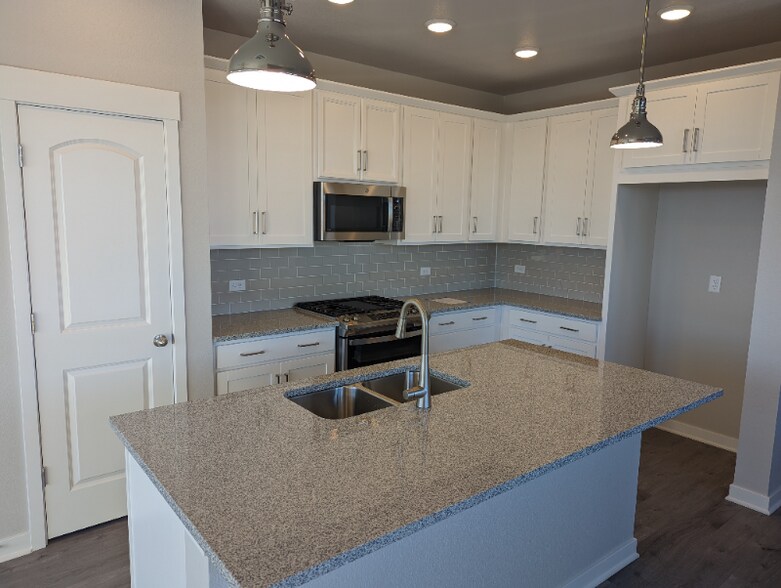 Building Photo - 4450 Barrow Ln