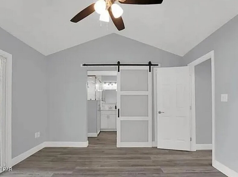 Building Photo - 104 Oleander Cir