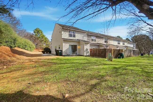 Building Photo - 1760 Forest Side Ln