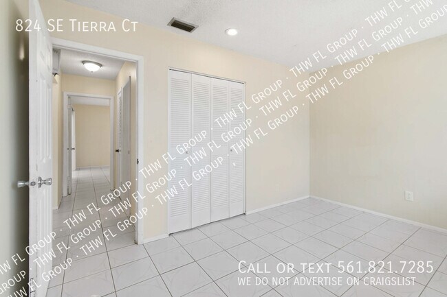 Building Photo - 824 SE Tierra Ct