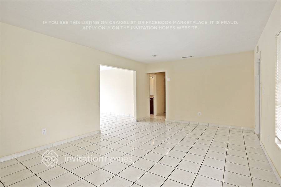 Building Photo - 11835 SW 119th Pl Rd