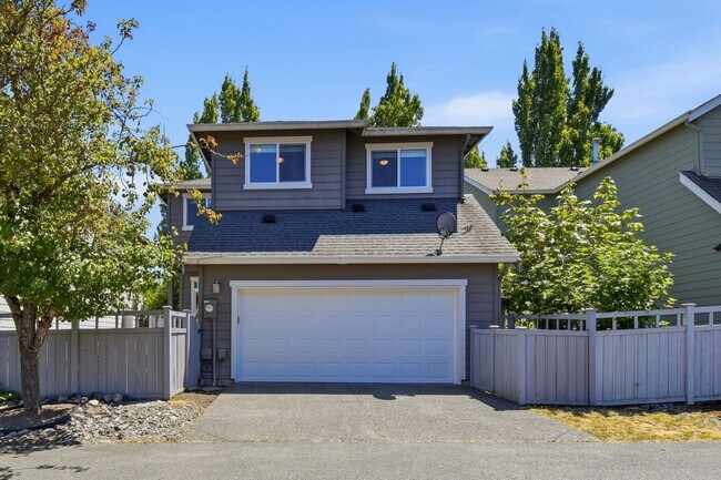 Building Photo - 4bd/2.5ba Renton Home