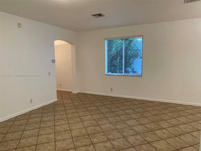 Building Photo - 686 Conservation Dr