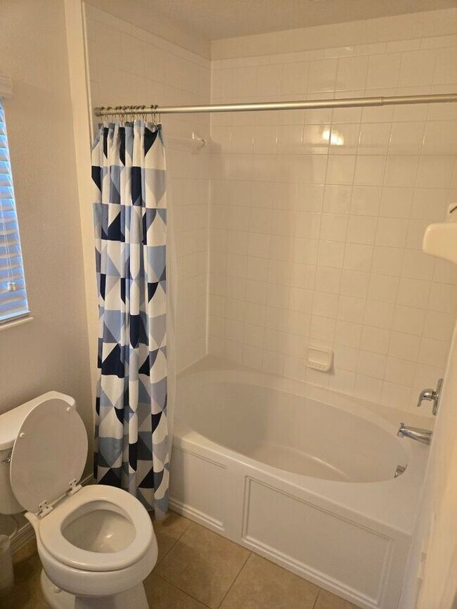 Building Photo - Furnished 4-Bedroom Pool Home in Davenport...