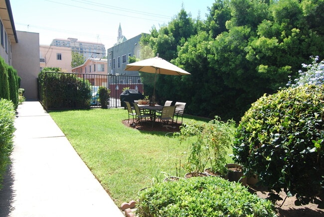 Building Photo - Spacious 1 Bedroom Downtown Long Beach Condo